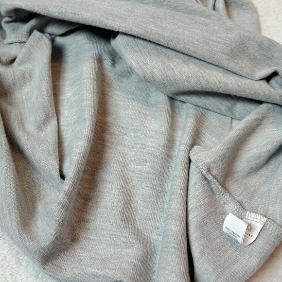 NEW Aerie Offline Cropped Muscle Tank Top Graphic Print Gray Crew Neck Small - Picture 6 of 7